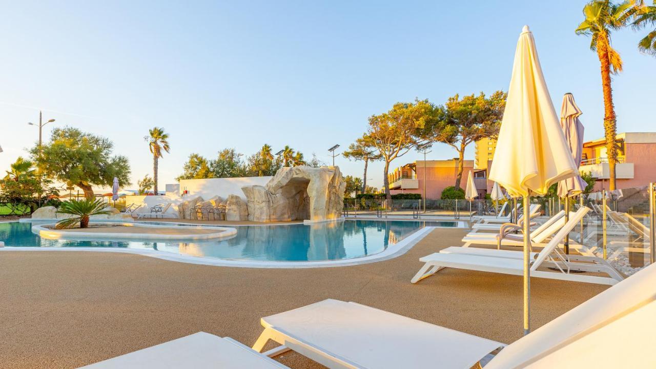 Kaliope Hotel & Residence By Oustal Del Mar Le Lavandou Exterior photo